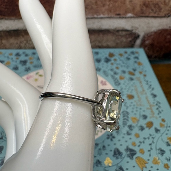 Stunning GREEN Amethyst Ring Size 8 in 925 Sterling Silver - Picture 2 of 2